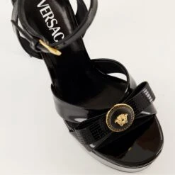 Versace Sandales à Talon Gianni Ribbon 10 Versace Sandales à Talon Gianni Ribbon -Fashion Clothing Store 025731a0565b2c85bef4e11aa1ed654b