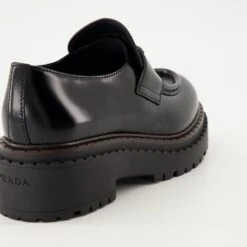 Prada Mocassins En Cuir Chocolate -Fashion Clothing Store 048dca70ecfbe19bd1a9c09ce610409e