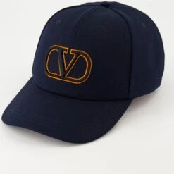 Valentino Garavani Casquette VLogo Signature -Fashion Clothing Store 26f12f7d039ef9c5412a33ff10b3ce18