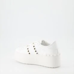 Valentino Garavani Baskets Rockstud à Plateforme -Fashion Clothing Store 317444459586fe80e6b12af25c20333d b4b29304 8d79 4c08 a73d b85033c53a20