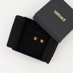 Versace Boucles D'oreilles Medusa 5 Versace Boucles D'oreilles Medusa -Fashion Clothing Store 3fe00dc6cd44f815f017d8f2e21ffc92