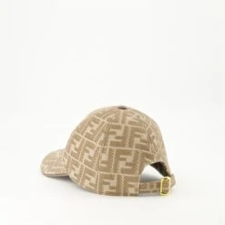 FENDI Casquette FF En Denim -Fashion Clothing Store 4e04b747d550781da42acaeed391096f