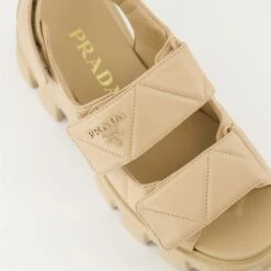 Prada Sandales En Cuir Matelassé -Fashion Clothing Store 571057d9ed24a32fc39c11f49093df7b