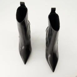 Valentino Garavani Bottines Beatles VLogo -Fashion Clothing Store 64f62013d0eccb6fb3cabb59241ddb32