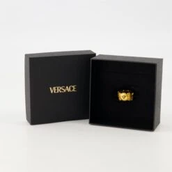 Versace Bague Medusa Greca 5 Versace Bague Medusa Greca -Fashion Clothing Store 7129a81f4202a7837d3586f690faf915