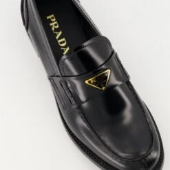 Prada Mocassins En Cuir Noir -Fashion Clothing Store 71cb3ba217042407cb180a92d27c7f42