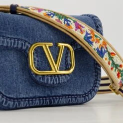 Valentino Garavani Sac VLogo En Denim -Fashion Clothing Store 9f95462a1b4e9ce1f4d05affc5156b7c