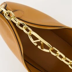 Valentino Garavani Sac Hobo VLogo Moon -Fashion Clothing Store b94a7c5bf4477e0acae565f537187520