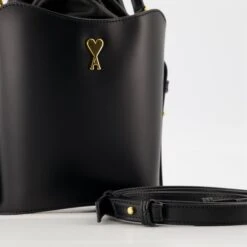 Sac Seau Paris Paris -Fashion Clothing Store bb59bdf4c1c410e8ac4a0ebfac0b664f