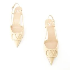 Valentino Garavani Escarpins VLogo -Fashion Clothing Store c2daddd85008c188ceabaea86f963abb