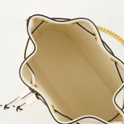 Valentino Garavani Sac Seau VLogo -Fashion Clothing Store c63cdf7412f20f539ceb67df0226abd1