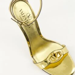 Valentino Garavani Sandales à Talon VLogo -Fashion Clothing Store cfb97c5caa237c7fbc3dd36c0e7e097e