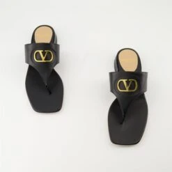 Valentino Garavani Tong VLogo En Cuir -Fashion Clothing Store d4e784e6a7291757321d6a832842e6a0