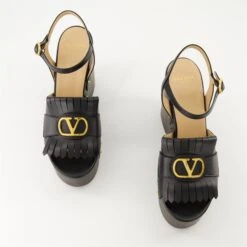 Valentino Garavani Sandales Compensées VLogo 11 Valentino Garavani Sandales Compensées VLogo -Fashion Clothing Store e9bcea7e25fafb88ac678b0b7aa8817e