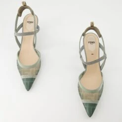 FENDI Escarpins Colibrì -Fashion Clothing Store f318b4549bc90256616baf4ab70e1c70